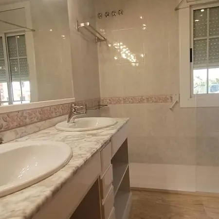 Sisi Con Piscina Privada Villa Calafell